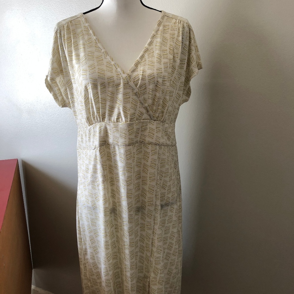 Royal Robbins Cream and Light Yellow V-Neck Midi Dress